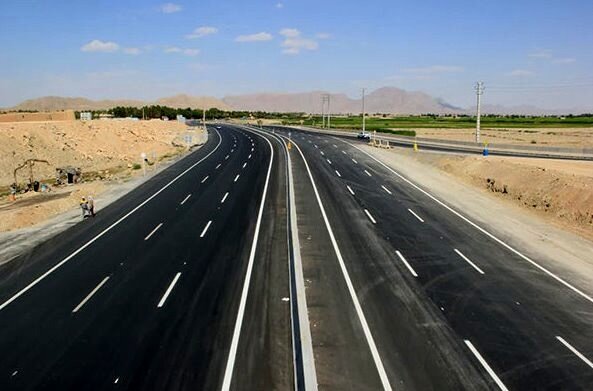 تصویر از ساخت بزرگراه‌ها چه تاثیری در بهبود شرایط راهداری در کشور دارد؟