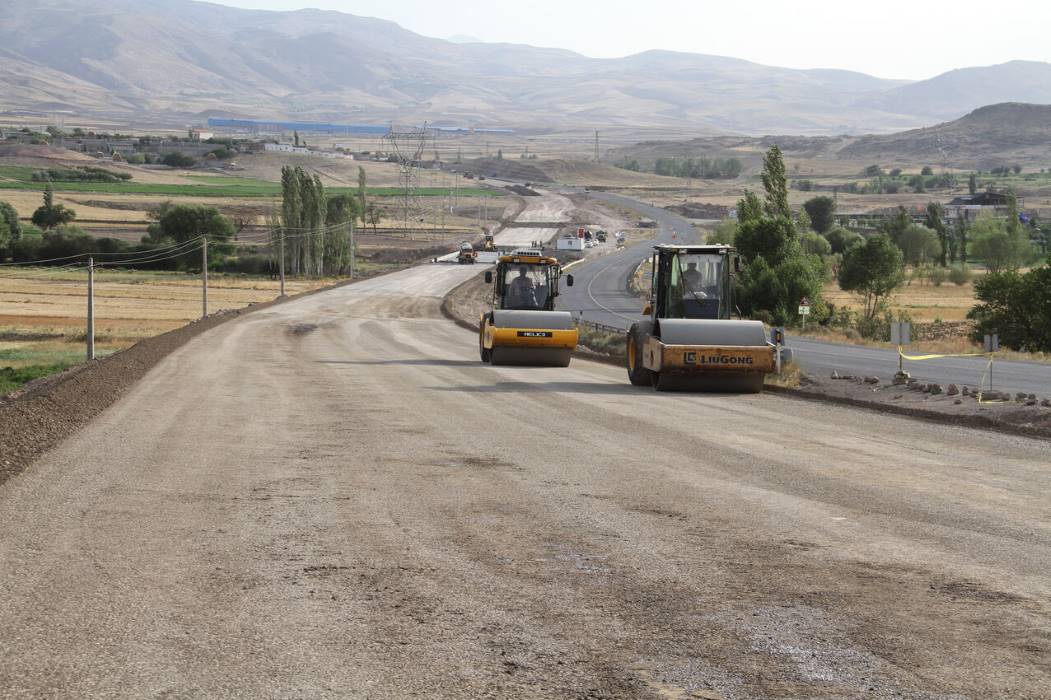 تصویر از چگونه می‌توان بخش توسعه راه‌ها را در اولویت قراردادها و همکاری‌های بین‌المللی قرار داد؟