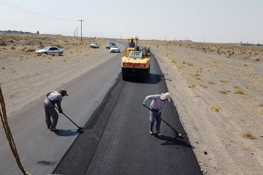 تصویر از انتظارات از همکاری بین وزارت راه و وزارت نفت برای تامین قیر موردنیاز جاده‌های کشور چقدر باشد؟